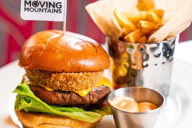 Hard Rock Cafe Barcelona with Set Lunch or Dinner - Who will enjoy this most?