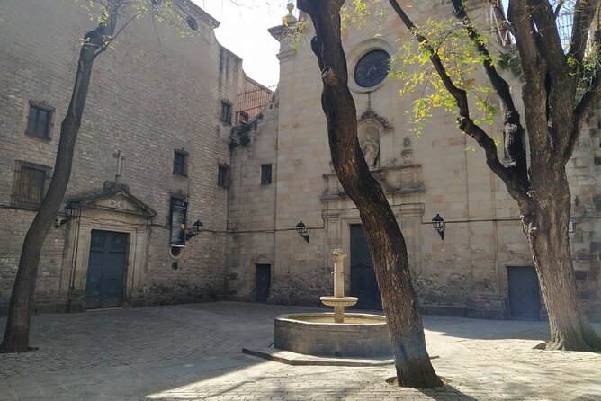 Hidden Barcelona - Plaça Sant Felip Neri and the marks of war