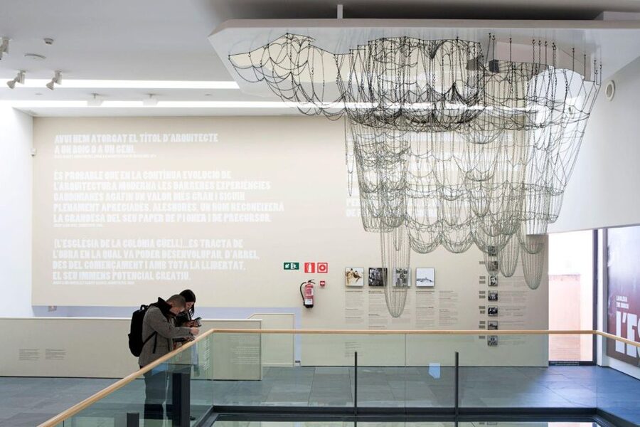 Highlights Guided visit to Gaudi's Crypt and Colonia Güell - Who will enjoy this visit most?