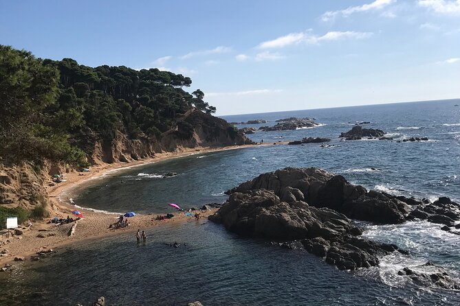 Hiking Costa Brava Coves and Beaches, Catalan Mediterranean - Barraca d’en Dalí in ten minutes