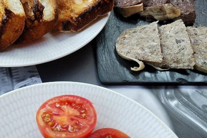 History and culture with tapas dinner - Barcelona Cathedral and the layers of the old city