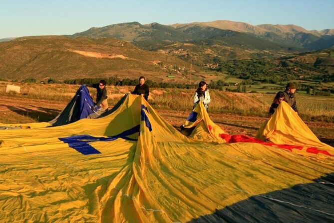Hot Air Ballooning and Sailing Adventure Tour from Barcelona - The 7:00 am Start and Ride to the Balloon Site