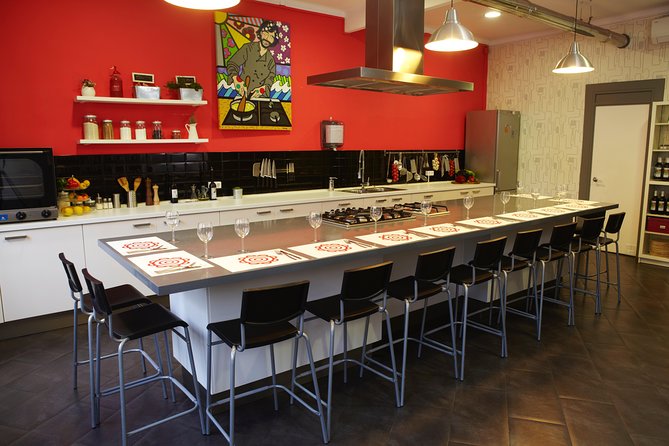Interactive Paella & Market: Bottomless Wine & Rambla Views - Booking details worth knowing