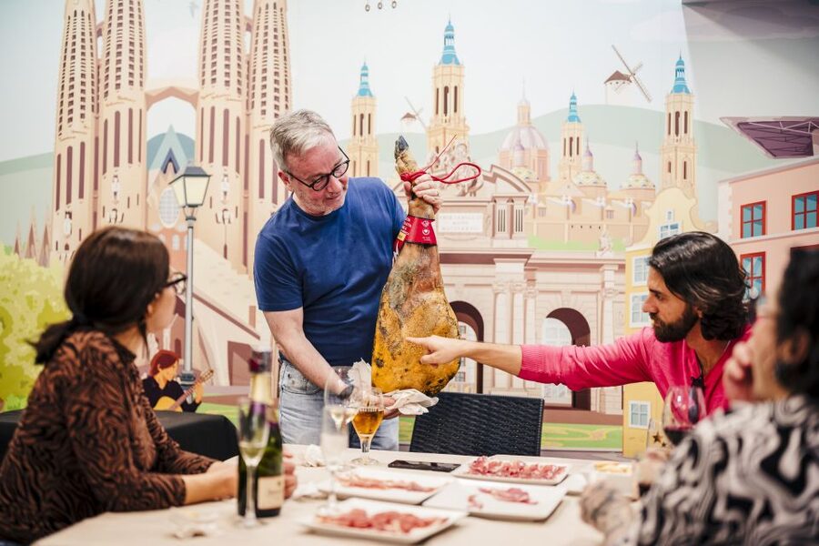 Jamón Experience Master Plus: Ham, Wine & Cheese Tasting - Starting beside the Sagrada Familia