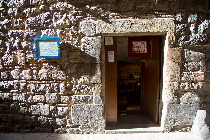 Jewish Quarter of Barcelona Private Tour with Hotel Pick-up - Entering the Call through the Gothic Quarter