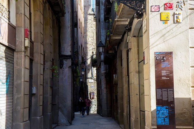 Jewish Quarter of Barcelona Private Tour with Hotel Pick-up - The guides can make or break the experience