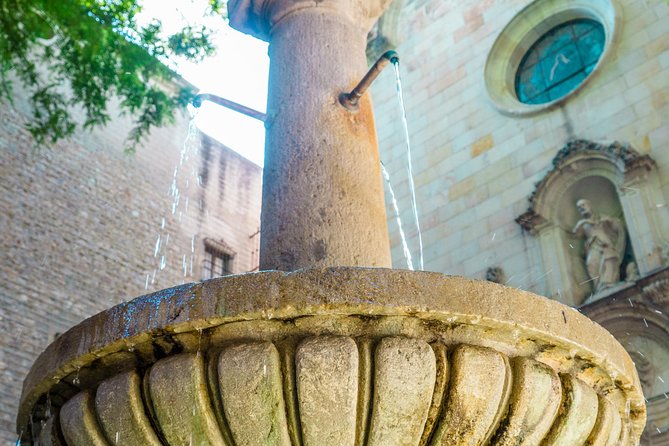 Jewish Walking Tour Barcelona by Expert Jewish Guide 2h - Starting at Plaça de Sant Jaume