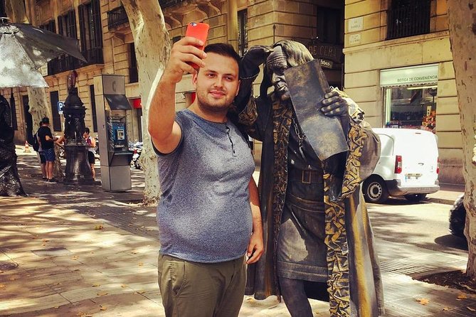 Kickstart Barcelona Private Tour. City Highlights for newcomers - Plaça Reial and Gaudí’s streetlamps