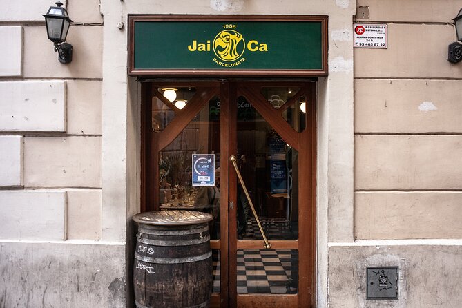 La Barceloneta Tapas & Wine & Drinks Tour in Barcelona - Timing, meeting point, and the walk home