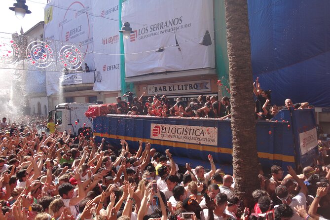 La Tomatina Day Trip from Barcelona with Ticket & Party Access - Six hours inside La Tomatina