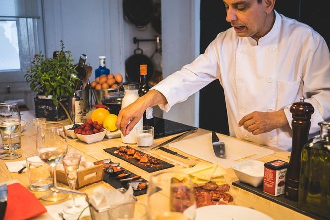 Learn The Art Of Spanish Tapas With a Local Chef in Barcelona - Why this Barcelona food class is different