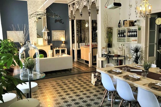 Learn The Art Of Spanish Tapas With a Local Chef in Barcelona - Meeting Chef Alfredo at Plaça Reial