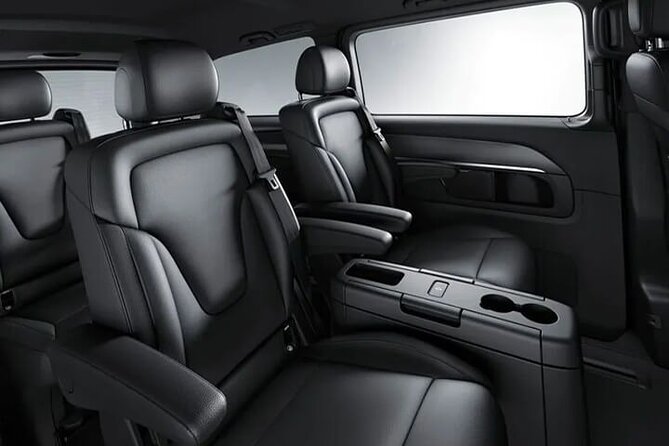 Luxury Van Departure from Barcelona to Barcelona Airport BCN - A calm final hour in Barcelona