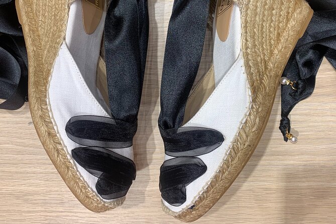 Make Authentic Espadrilles in Barcelona - Timing, meeting point, and practical planning