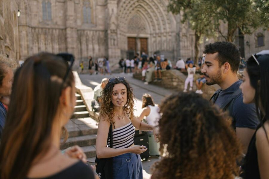 Marvels of Barcelona Walking Tour - Barcelona Cathedral and the old religious center