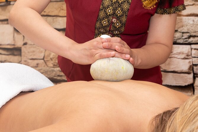 Massage of your choice for a couple of 60 min in the same room at THAI SPA MASSAGE - What Happens Inside the Passeig de Gràcia Spa