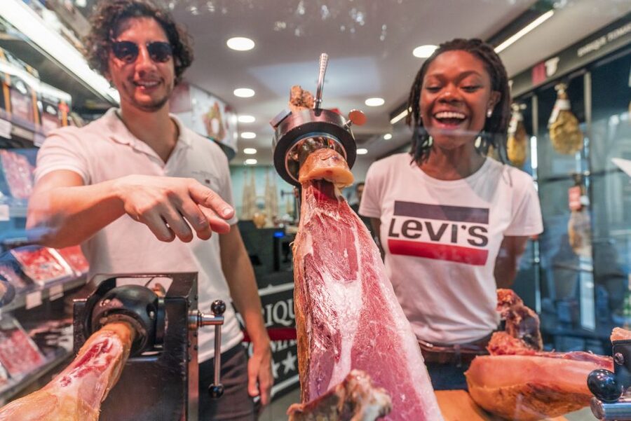 Menu Ibérico - Jamón & Cava near Sagrada Familia - Starting with bravas, olives, and tortilla