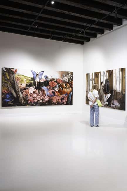 Moco Museum Barcelona: Skip-the-Line Tour with Expert Guide - Priority entry and the value of a guide