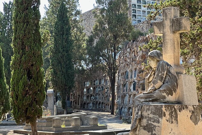 Montjuïc Cemetery Walking Tour – Hidden Art, History & Views - What the stairs are really like