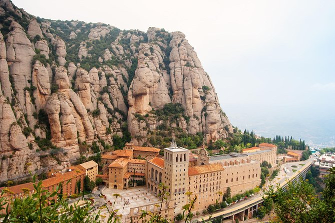 Montserrat: Cog-Wheel, Basilica, Black Madonna & Licor Tasting - The Ten-Minute Liquor Tasting