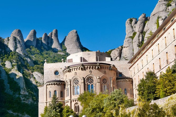 Montserrat: Cog-Wheel, Basilica, Black Madonna & Licor Tasting - The Return to Barcelona