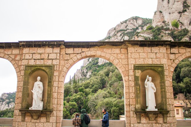 Montserrat Full Day Tour with Farmhouse Lunch and Winery Visit - The ride from Barcelona and the small-group feel
