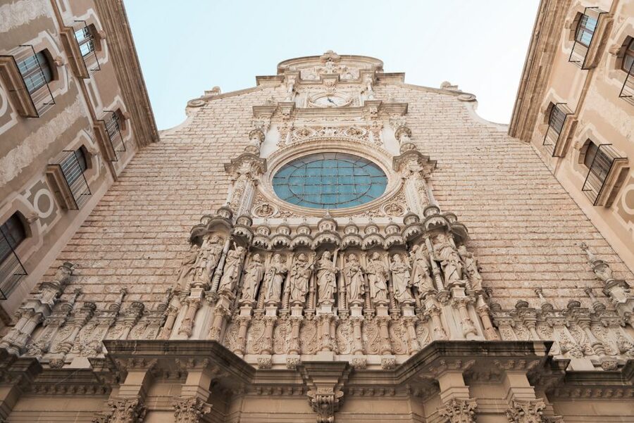 Montserrat: Morning or Afternoon Half-Day Trip with Pickup - Who should book this half-day outing?
