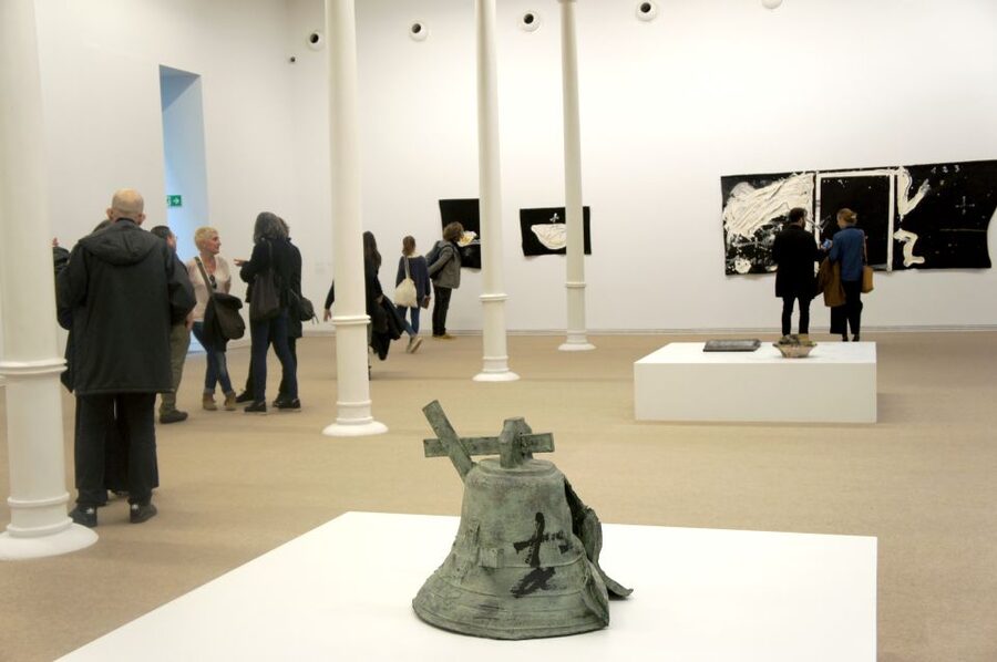 Museu Tàpies Barcelona – Ticket & Art Exhibitions - The Antoni Tàpies collection and its 350-plus works