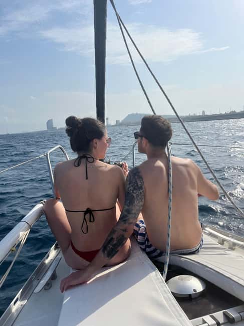 New Sailing / Boat Tour with Free Drinks and Tapas - Timing your two hours in Barcelona