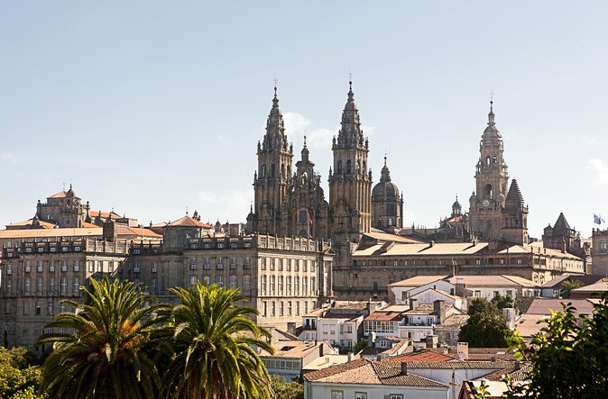 North of Spain & Portugal: 8-day Guided Tour from Barcelona - Day 2: Bilbao’s Guggenheim and free time in Santander