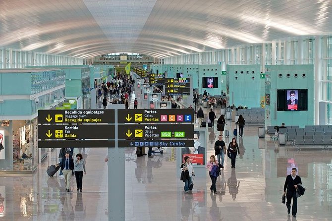 One-way Private Transfer From/To Barcelona Airport - A short ride with a big arrival-day payoff