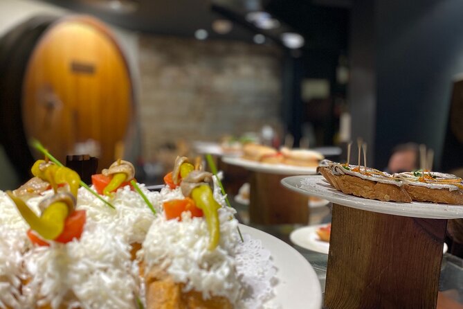 Online Experience: Zoom around panoramic Barcelona - Barceloneta turns the screen toward lunch