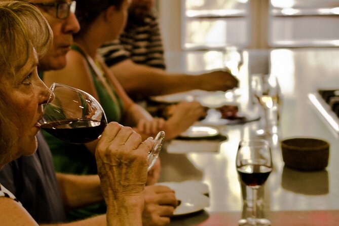 Paella Class & Bottomless Wine: Las Ramblas Views - What the class does especially well