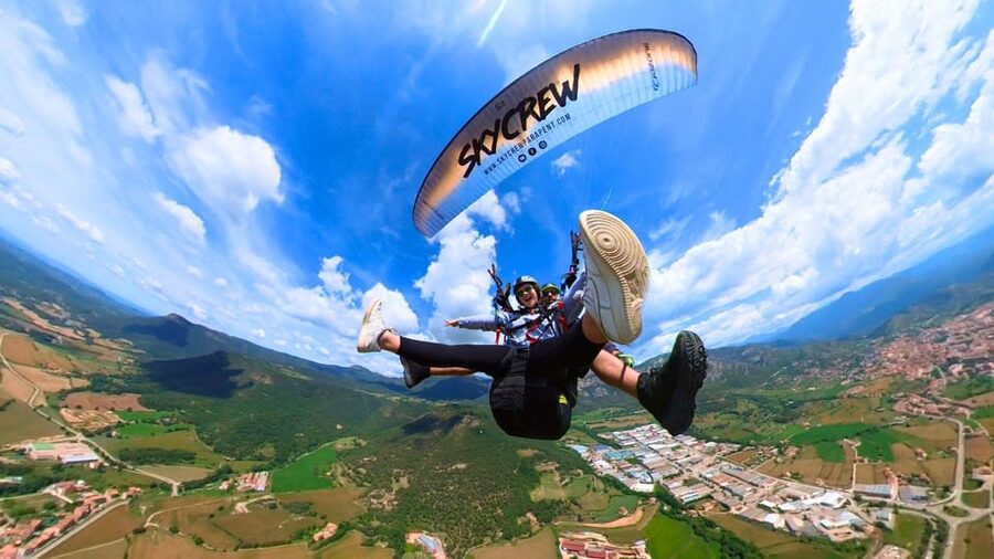 Paragliding: Experience the magic of flying near Barcelona. Report included - Leaving Barcelona for the hills above Òdena