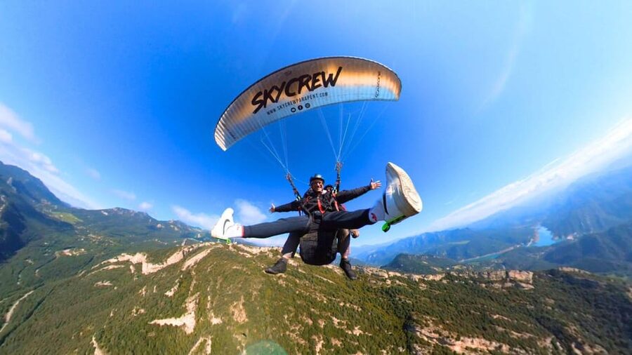 Paragliding: Experience the magic of flying near Barcelona. Report included - A short briefing, then assisted takeoff