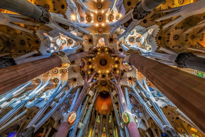 Park Guell and Sagrada Familia Private Tour with Hotel pick-up - Montjuïc gives you Barcelona from above