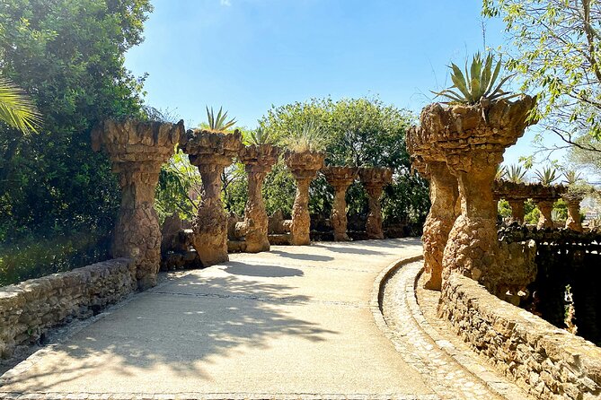 Park Guell Guided Group Tour with Optional Sagrada Familia - Adding the Sagrada Família