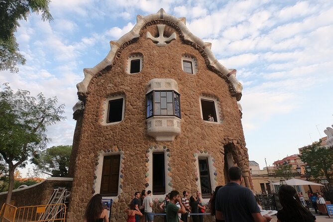 Park Guell Guided Private Tour - Who should book this Park Güell visit?