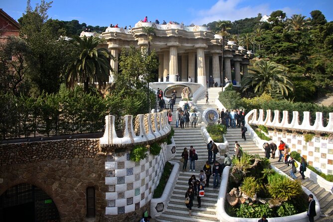 Park Güell Guided Tour in Barcelona - Why Park Güell works better with a guide