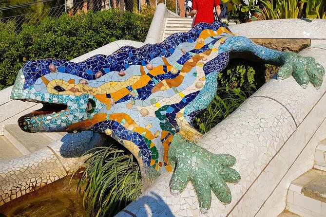 Park Güell Guided Tour in Barcelona - Following the Rosary Pathway