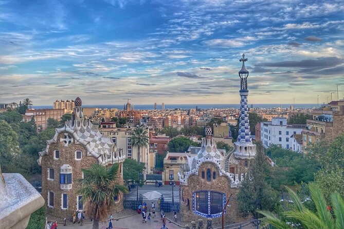 Park Guell Guided Tour in Barcelona with Entry - Seeing Gaudí’s salamander and mosaic details