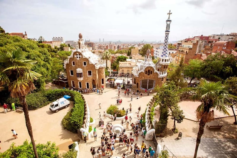 Park Güell: Guided Tour with Optional Gaudí Experience Entry - Starting at the Gaudí Experience office