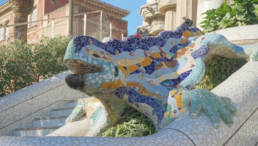 Park Güell & Sagrada Familia Tour - Guide style and language choices