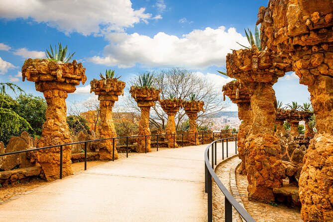 Park Güell Skip-the-Line Guided Tour Barcelona - Getting to the meeting point without a bad start
