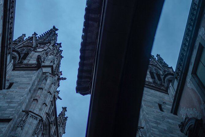 Photo Walking Tour Barcelona Cathedral Gothic Quarter El Born - Casa de l’Ardiaca rewards close attention