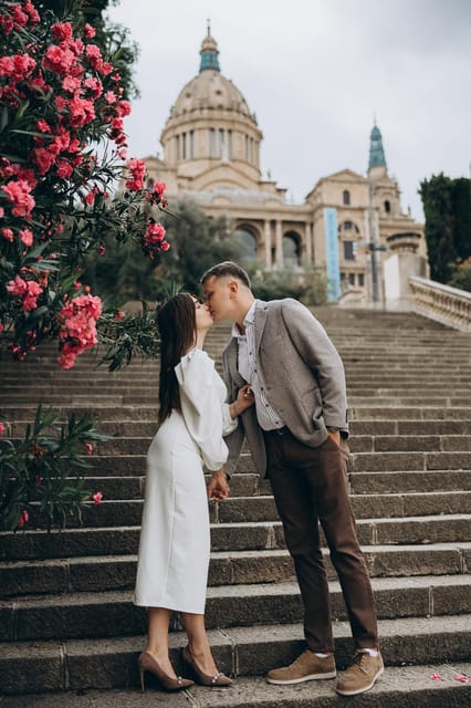 Photographer in Barcelona - The Old City finishes the route with variety