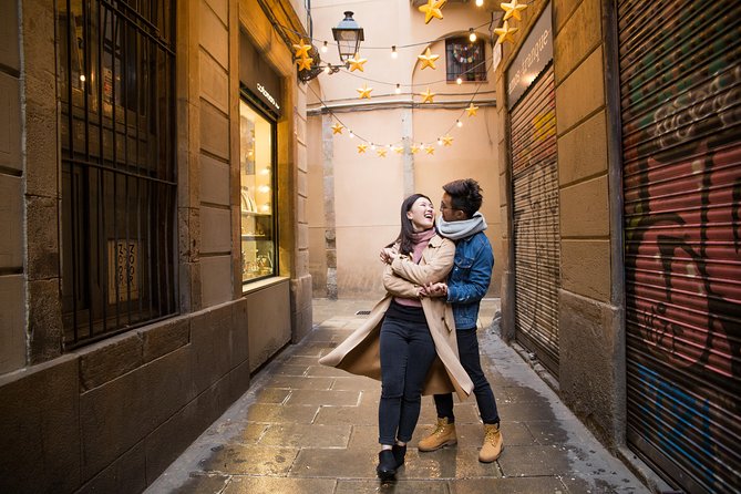 Photoshoot tour in Barcelona Secret Corners - A group session, not a private portrait appointment