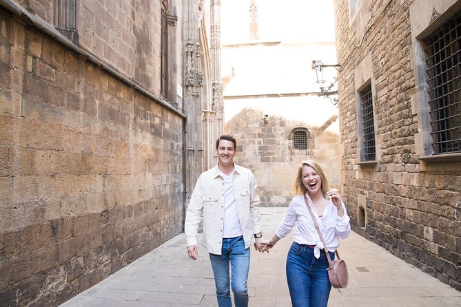 Photoshoot tour in Barcelona Secret Corners - From Barcelona Cathedral into the Gothic Quarter