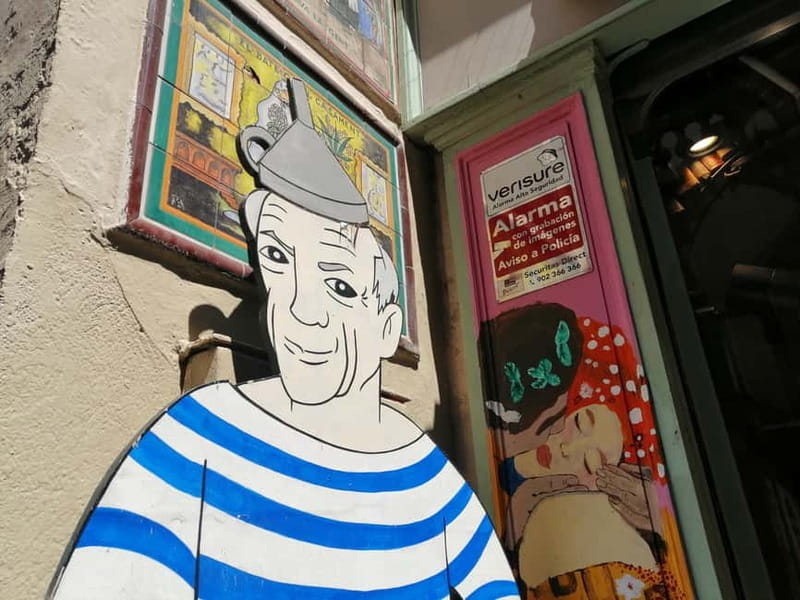 Picasso Museum and Walking Tour Plus Wine Tasting Upgrade - Sala Parès, where a paint shop became a gallery