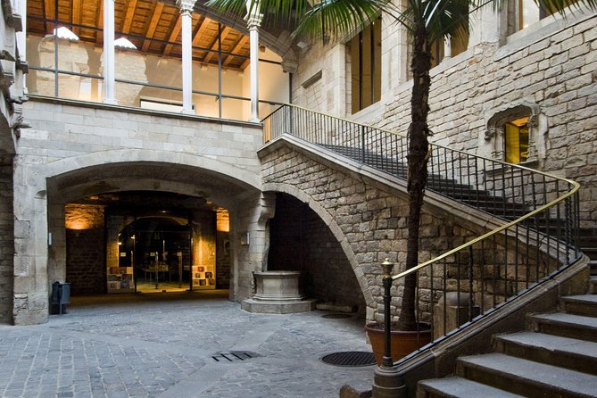Picasso Museum Guided Tour in Barcelona - Following Picasso from youth to maturity